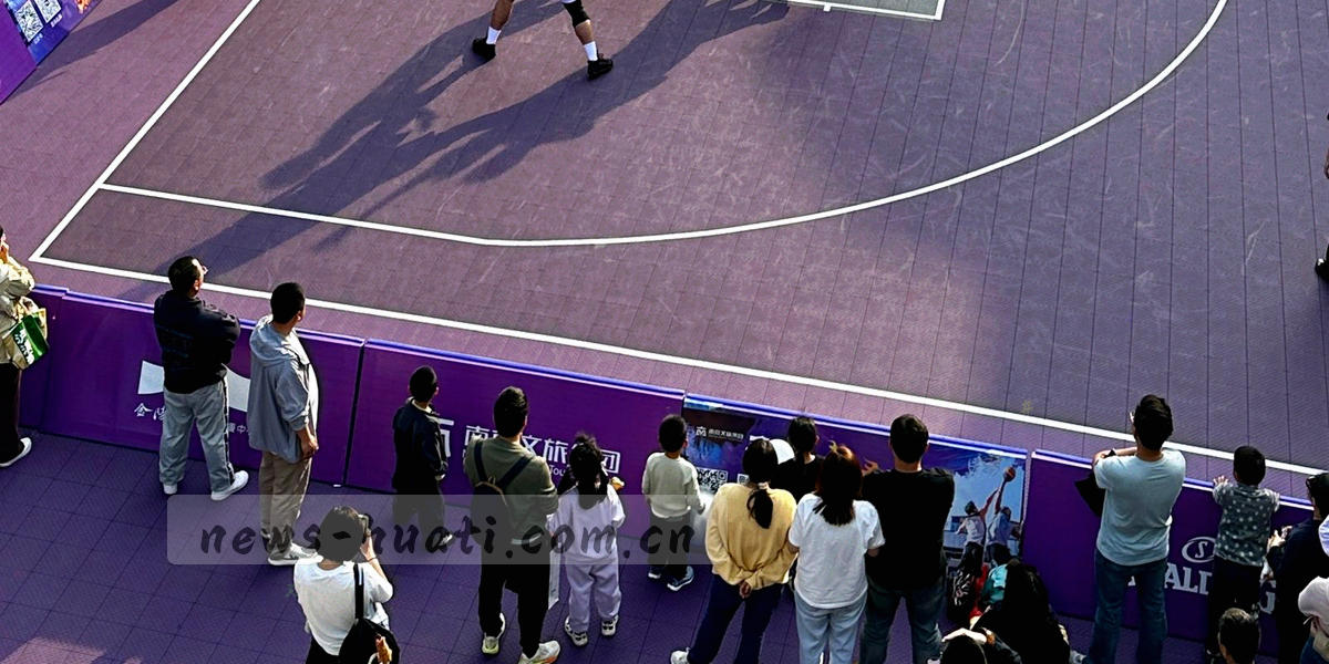 深墨绿背景上由斜线与切角矩形组成的抽象规则线条图，青色细线勾出内容边界